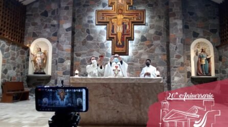 20 años de servir al pueblo de Dios